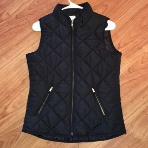 Crown & Ivy Black Puffer Vest. Like new. Small